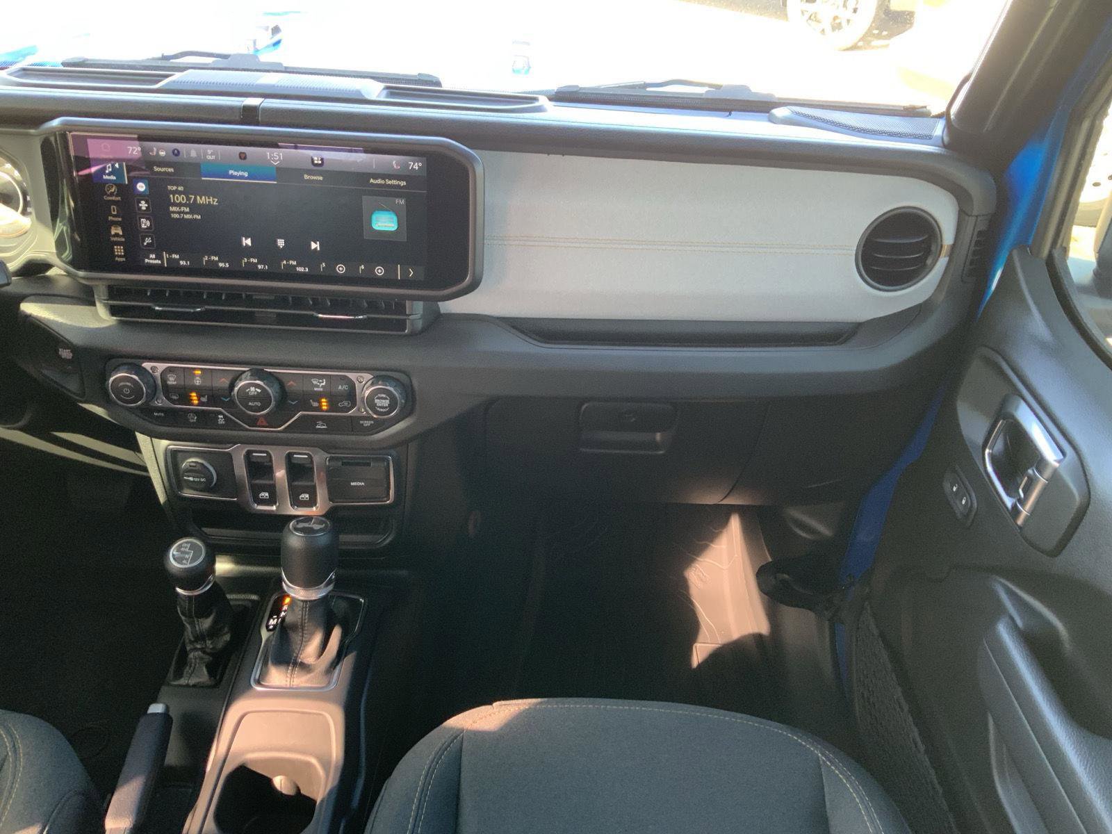 Used 2025 Jeep Wrangler Sport image 53