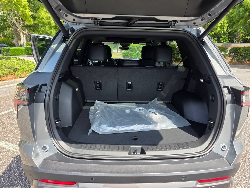 New 2026 Chevrolet Equinox ACTIV w/ Convenience Package III FWD image 22