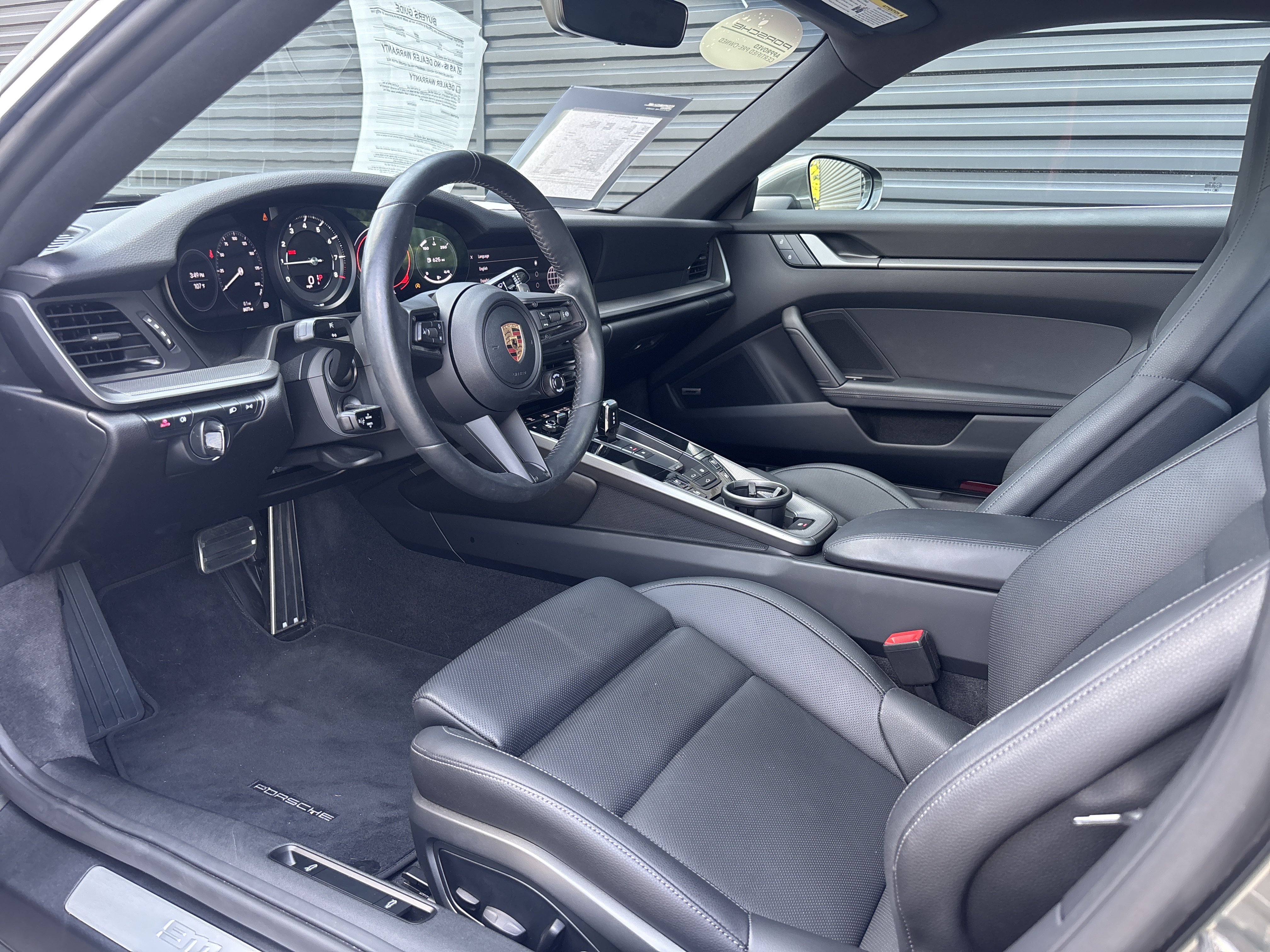 Used 2023 Porsche 911 Carrera image 2
