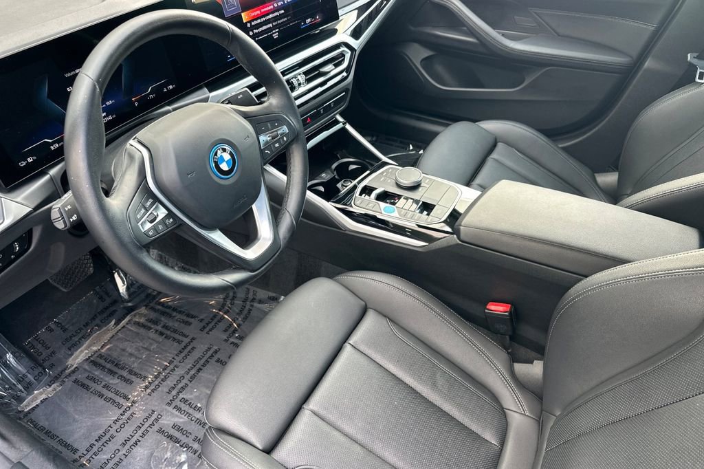 Used 2023 BMW i4 eDrive35 RWD image 9