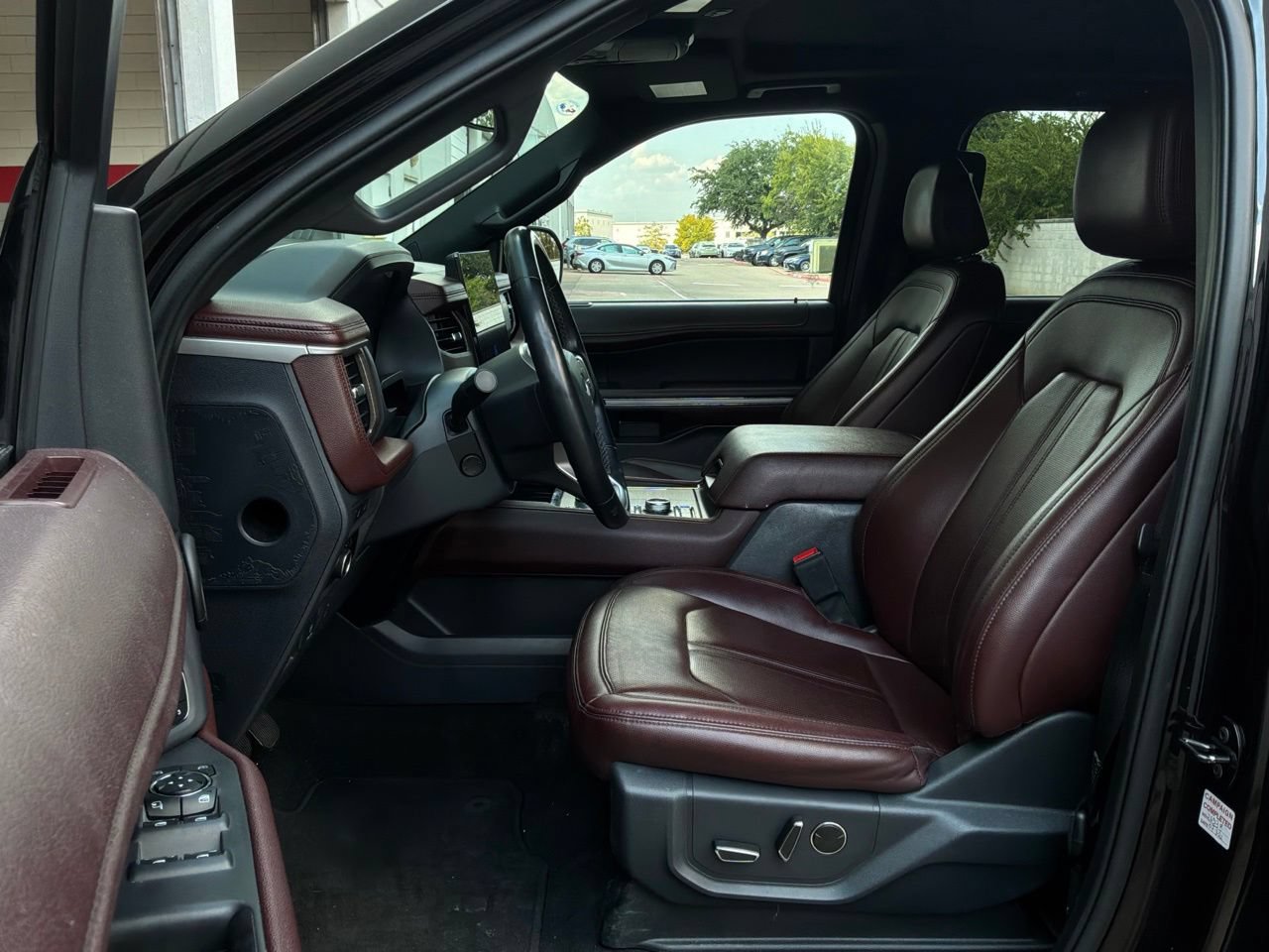 Used 2024 Ford Expedition Limited AWD/4WD image 10