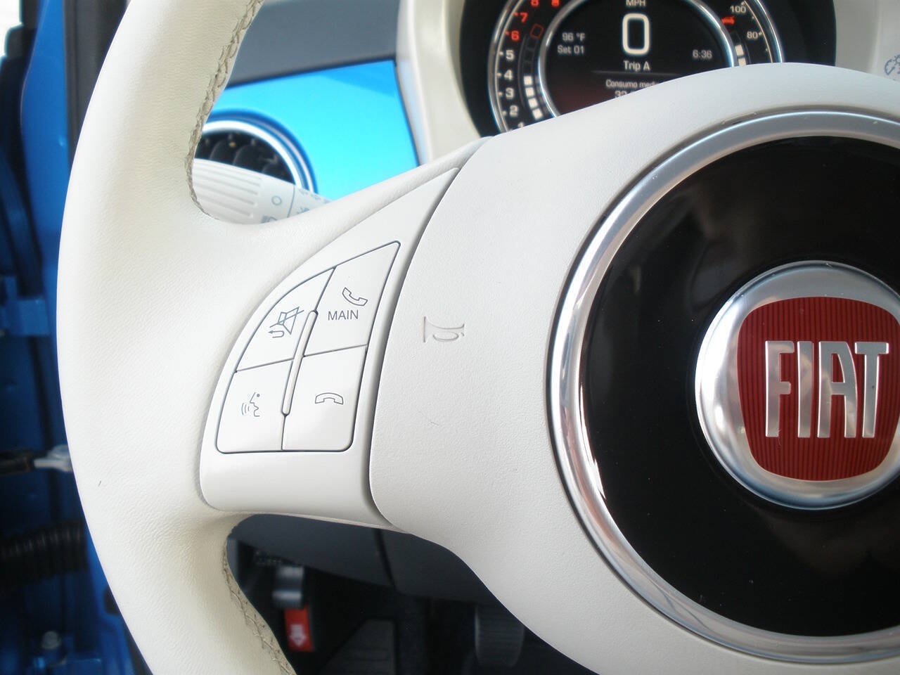 Used 2018 FIAT 500 Pop FWD image 32