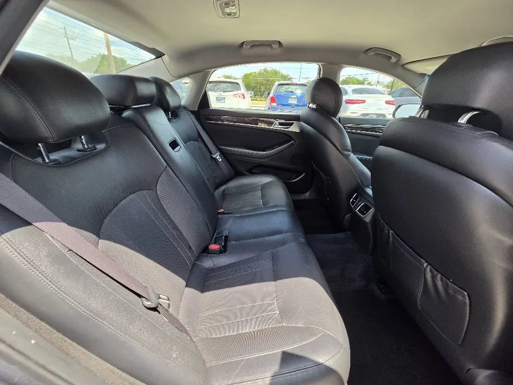 Used 2016 Hyundai Genesis 3.8 RWD image 20