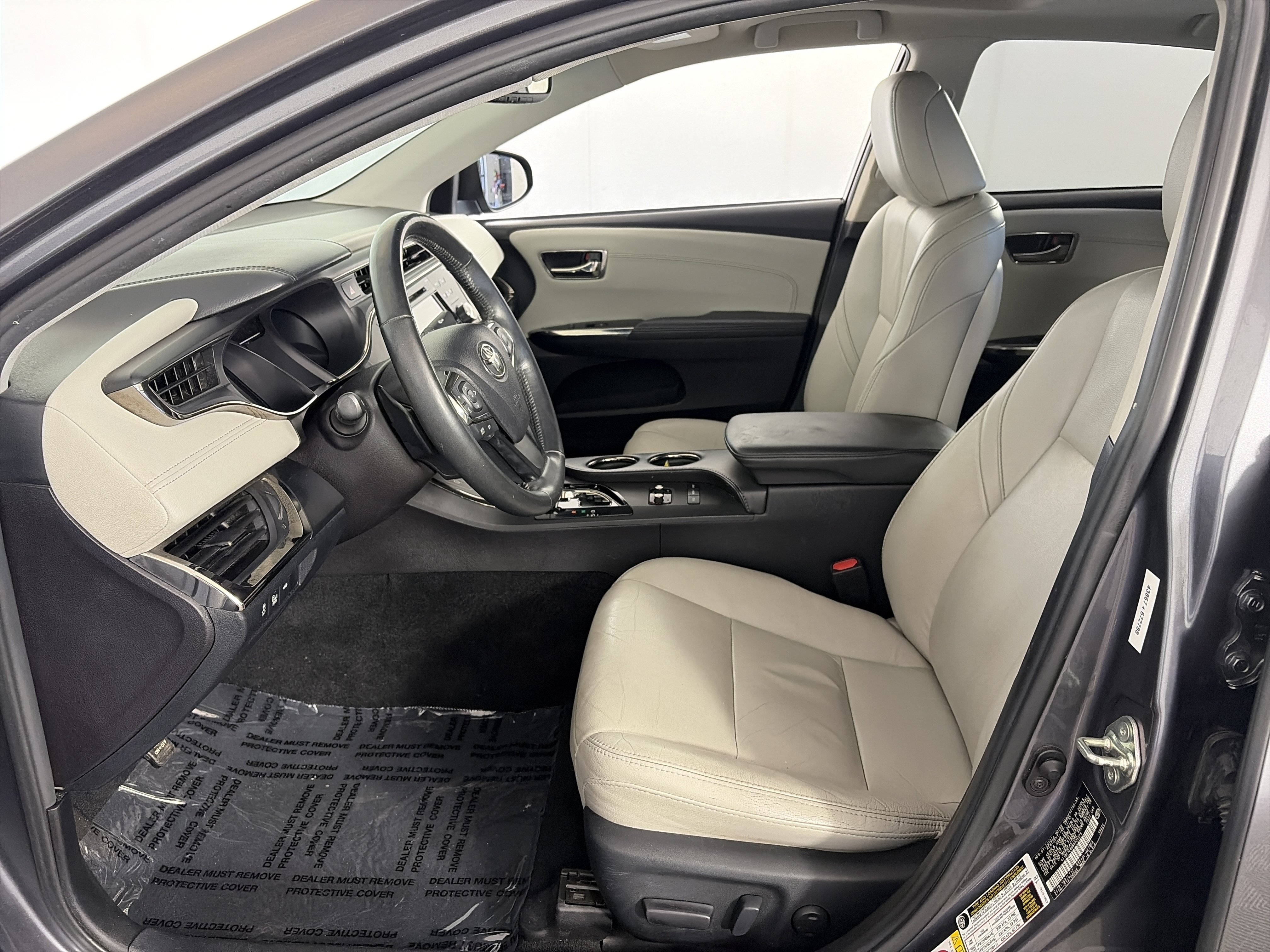 Used 2016 Toyota Avalon Touring FWD image 6