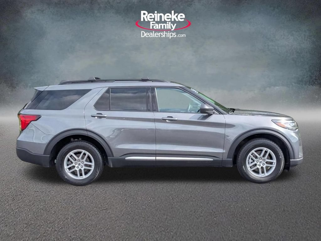 Used 2025 Ford Explorer Active AWD/4WD image 4