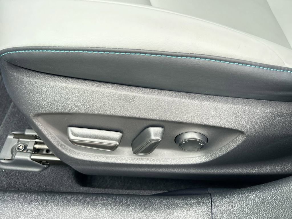 Used 2020 Toyota Prius XLE image 24