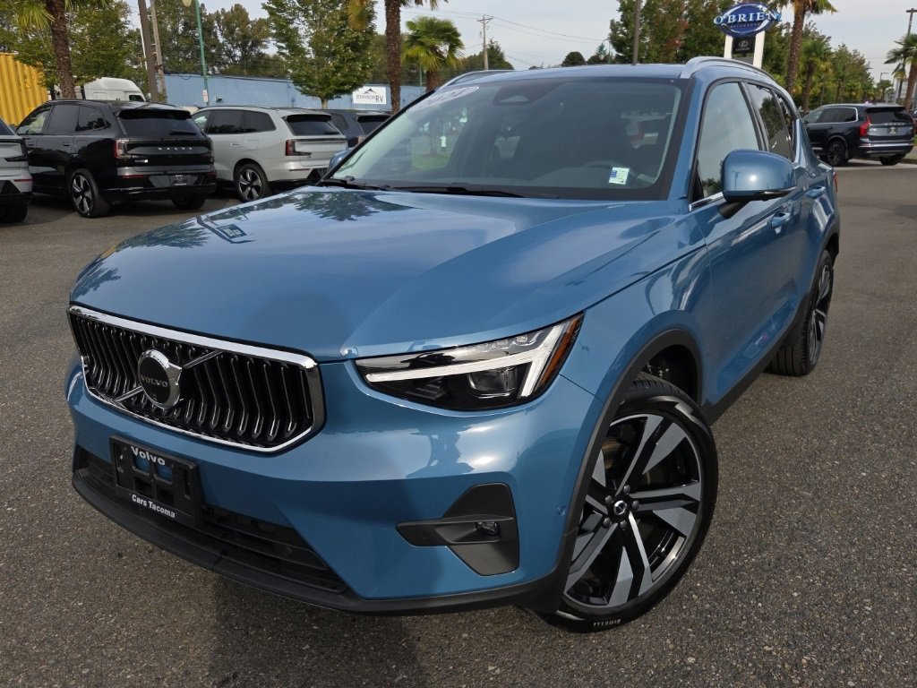 Used 2024 Volvo XC40 B5 Ultimate w/ Climate Package