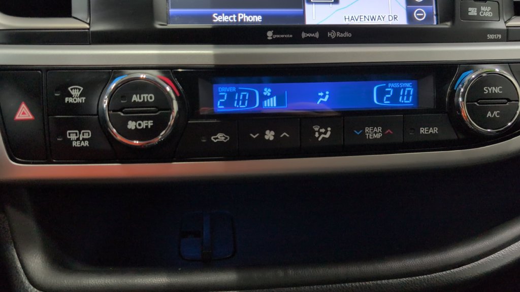Used 2017 Toyota Highlander SE AWD/4WD image 14