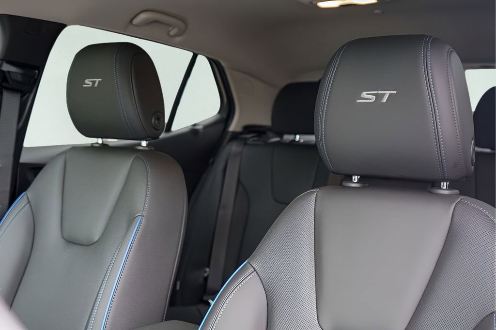 New 2026 Buick Encore GX Sport Touring FWD image 11