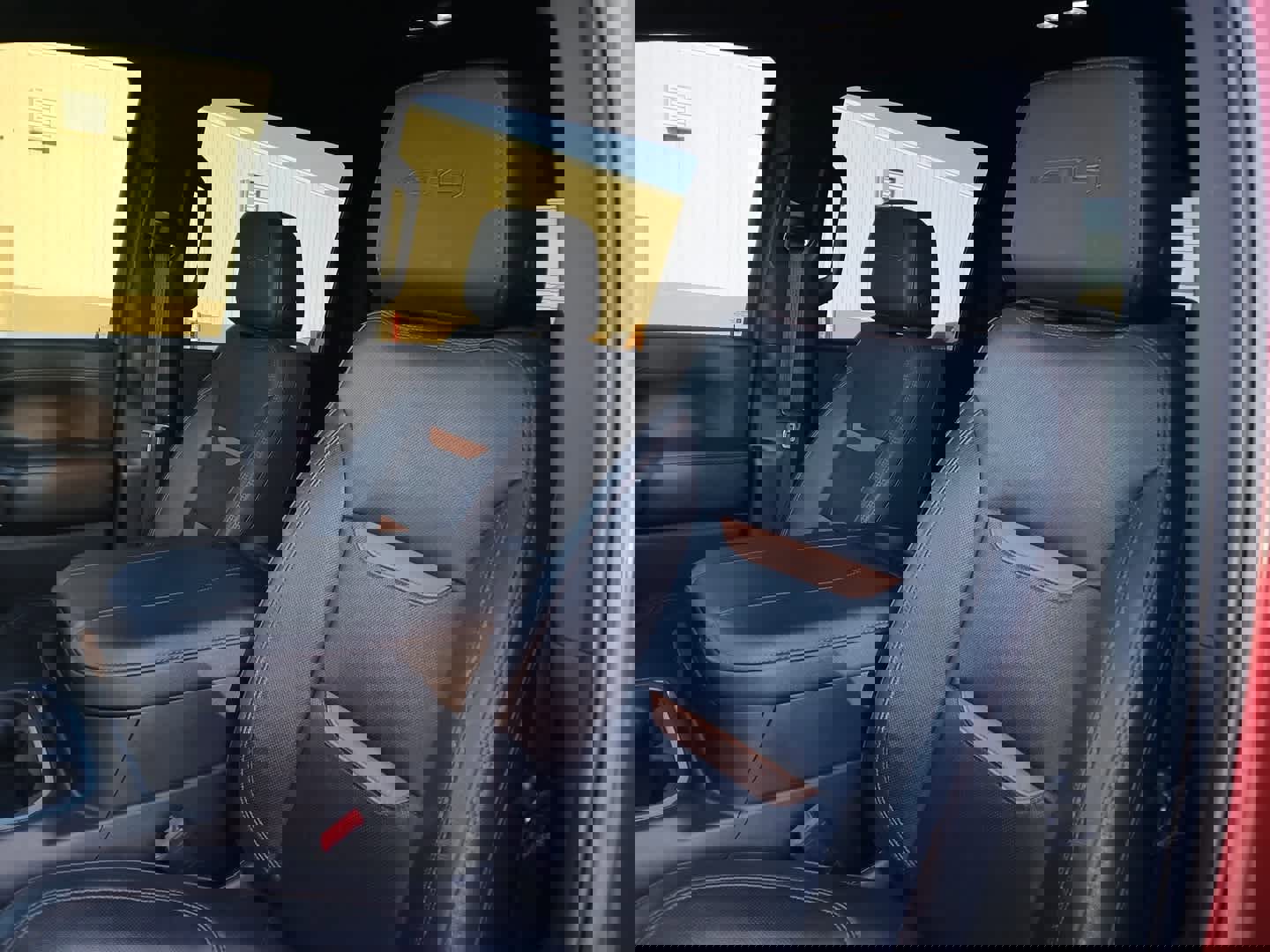 Used 2023 GMC Sierra 2500 AT4 w/ AT4 Preferred Package image 19