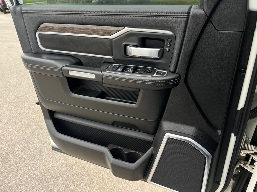 Used 2019 RAM 3500 Laramie RWD image 22