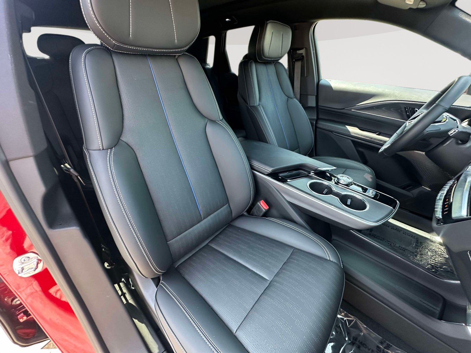Certified 2025 Cadillac Lyriq Luxury RWD image 27