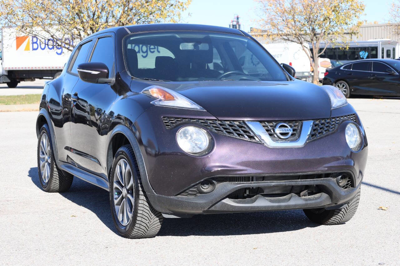 Used 2017 Nissan Juke SV image 4