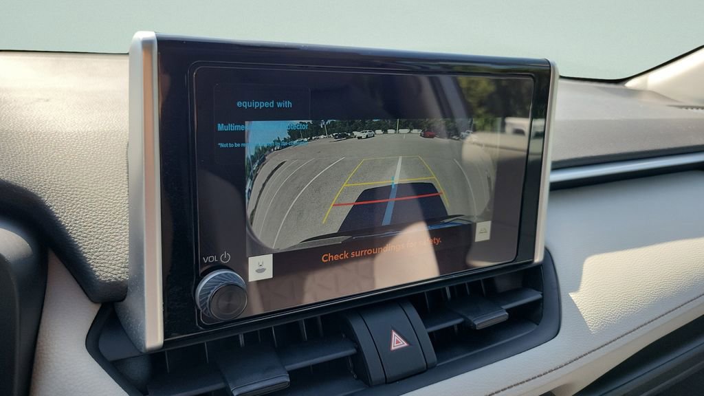 Certified 2025 Toyota RAV4 XLE w/ Convenience Package FWD image 18