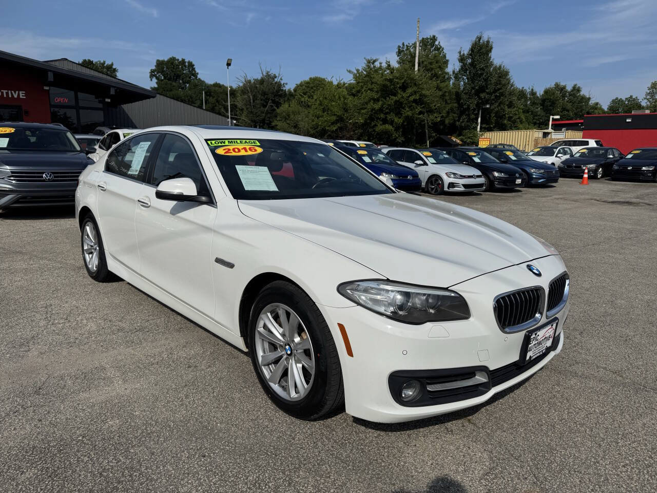 Used 2016 BMW 528i xDrive Sedan AWD/4WD image 3