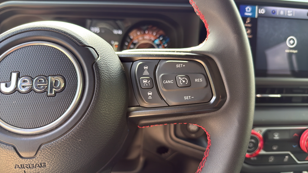 Used 2024 Jeep Wrangler Unlimited Rubicon AWD/4WD image 23
