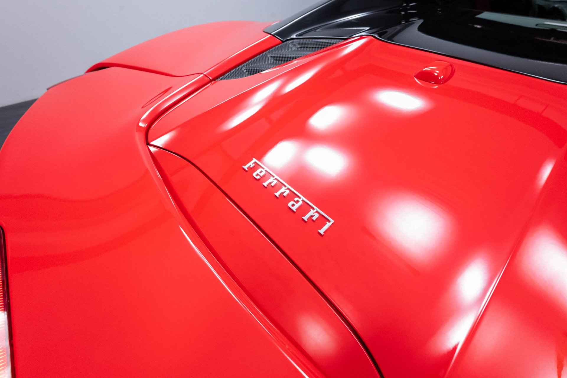Used 2018 Ferrari 488 Spider RWD image 59