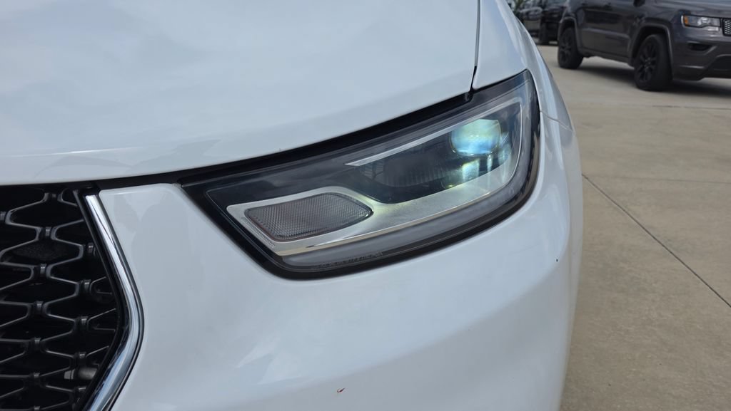 Used 2022 Chrysler Pacifica Touring-L w/ Uconnect Theater Family Group FWD image 9