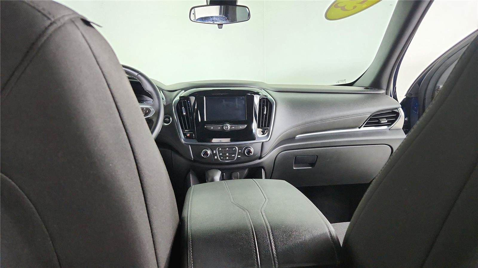 Used 2023 Chevrolet Traverse LT FWD image 13