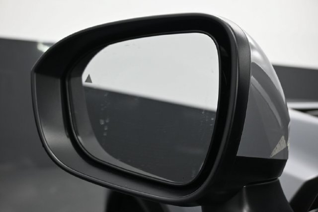 Used 2024 Nissan Rogue Platinum FWD image 4