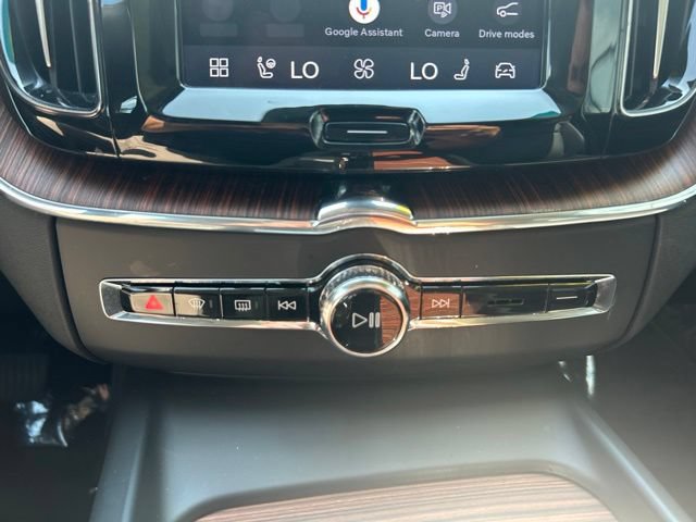 Certified 2024 Volvo XC60 B5 Plus w/ Protection Package Premier AWD/4WD image 26