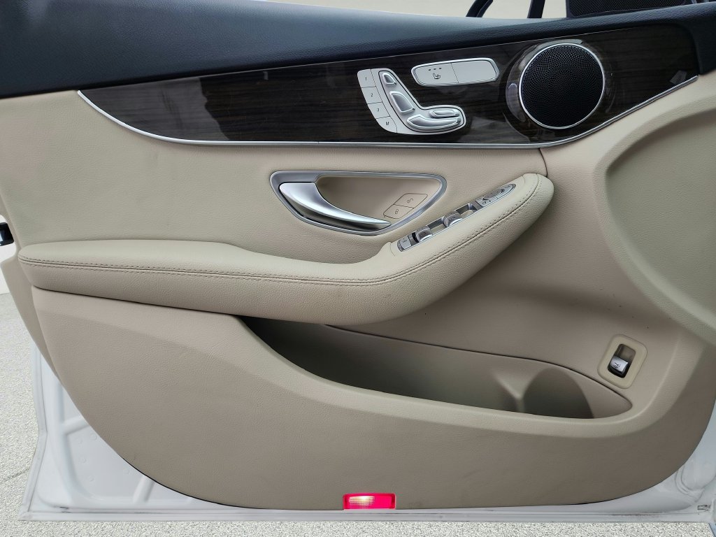 Used 2019 Mercedes-Benz C 300 4MATIC Sedan image 22