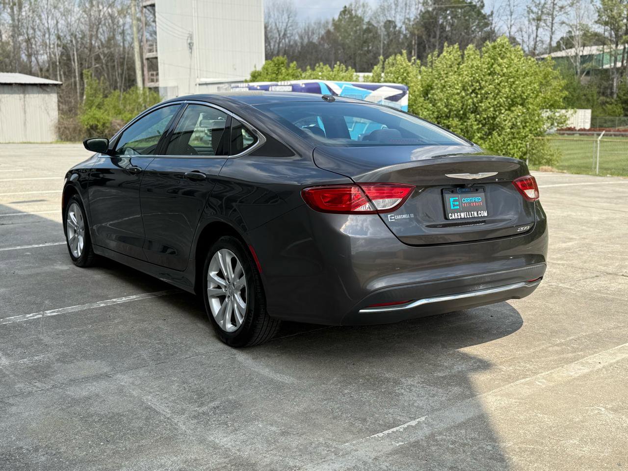 Used 2015 Chrysler 200 Limited w/ Convenience Group image 7