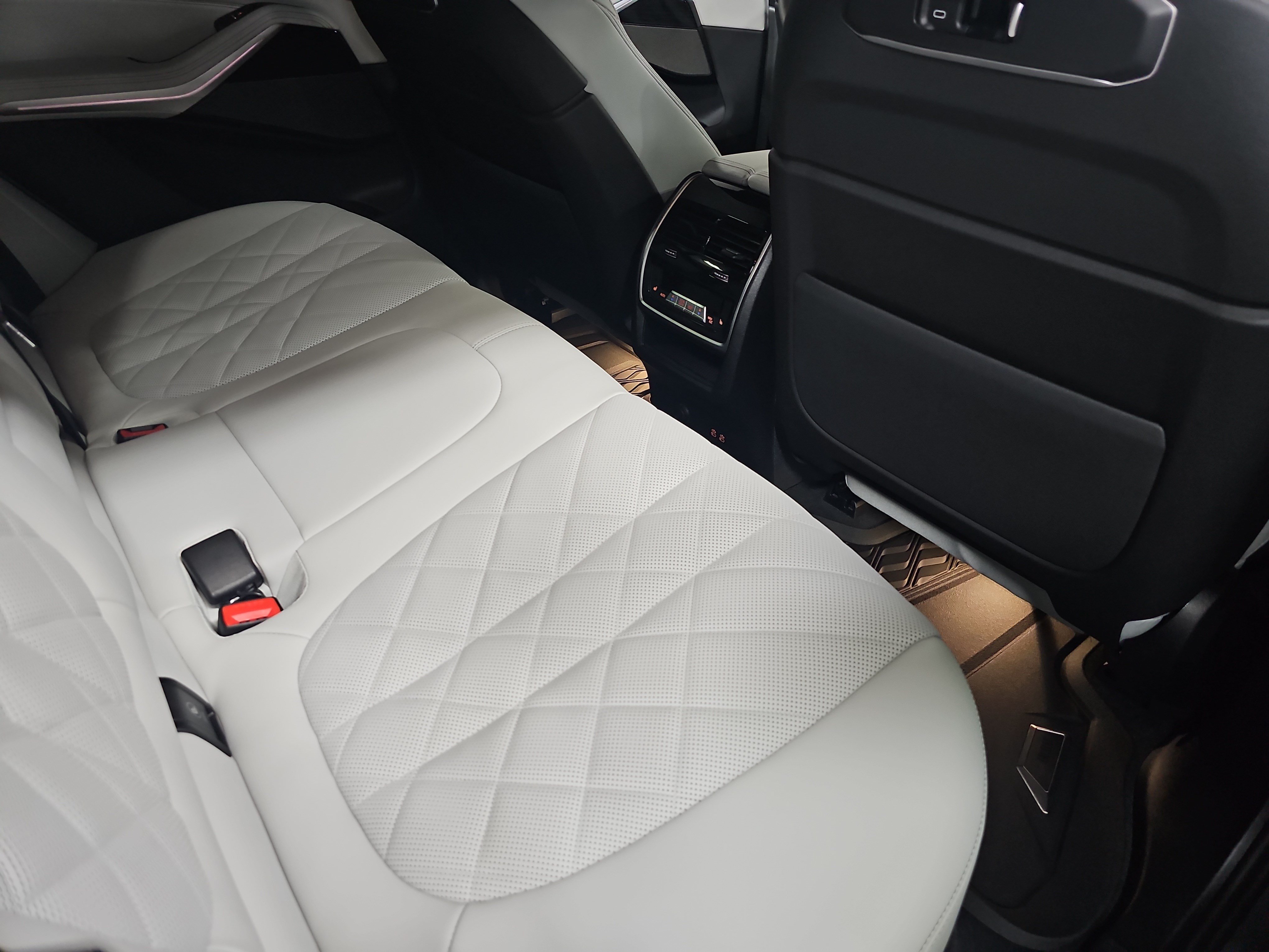 New 2026 BMW X5 xDrive50e AWD/4WD image 11