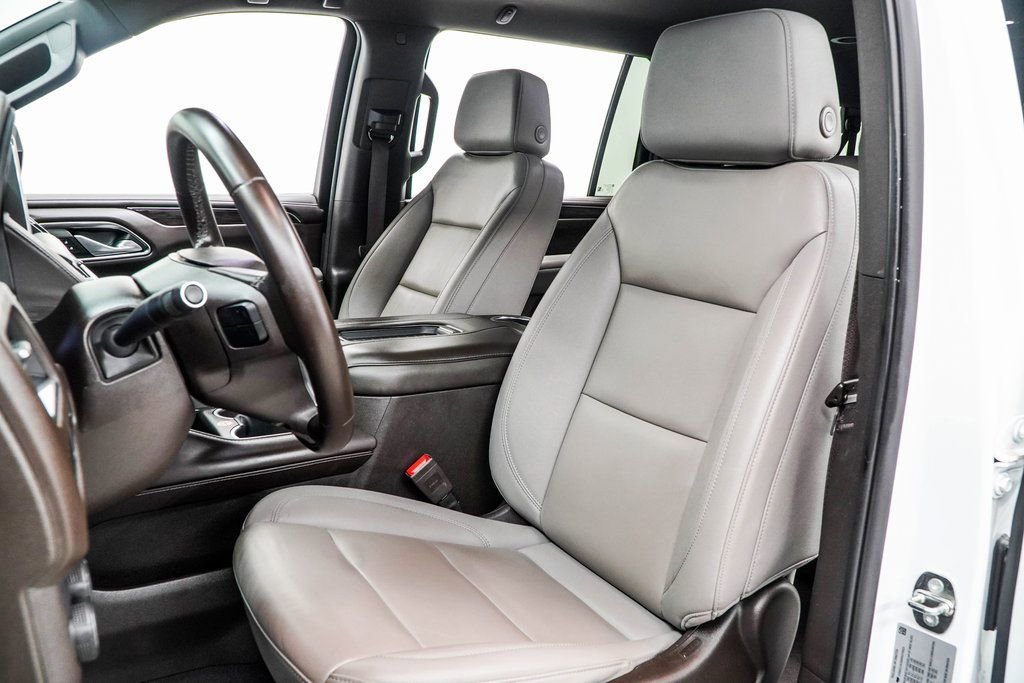 Used 2024 Chevrolet Suburban LT RWD image 38