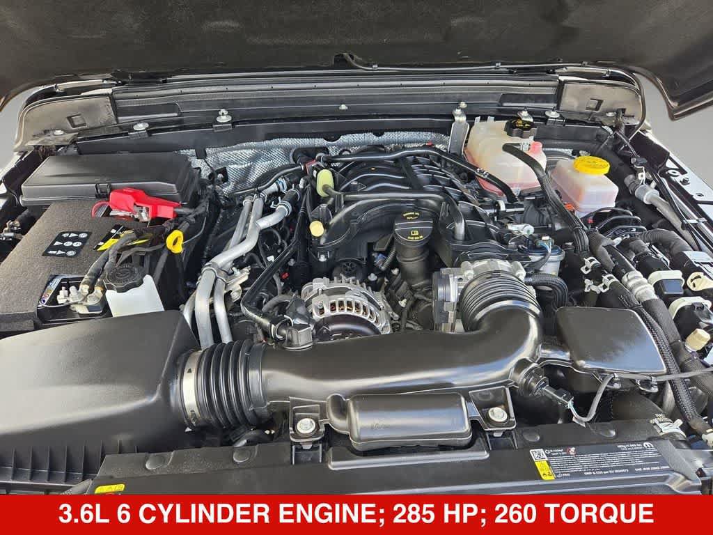 Used 2025 Jeep Wrangler Unlimited Rubicon AWD/4WD image 13