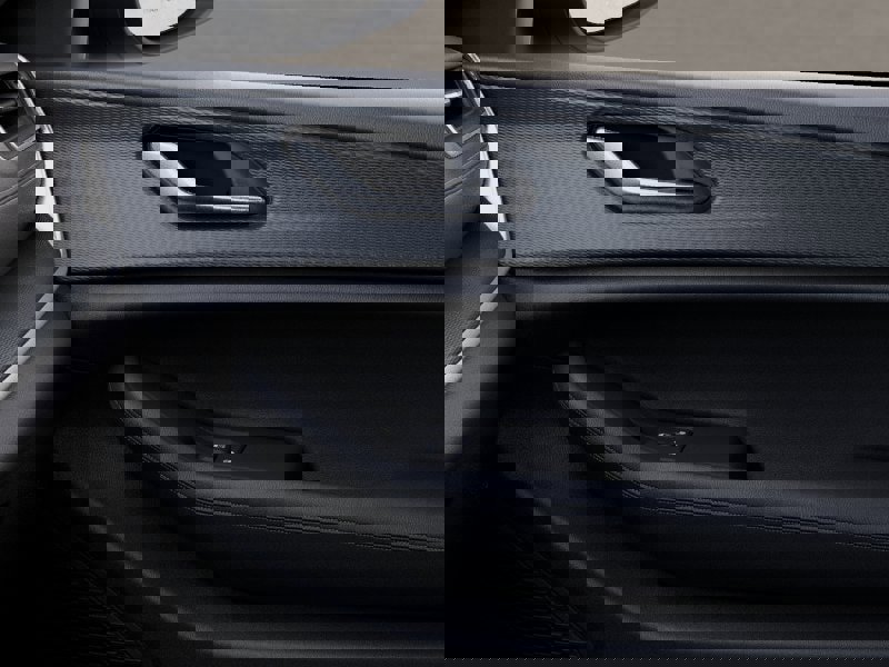 New 2025 Jeep Grand Cherokee Altitude image 25