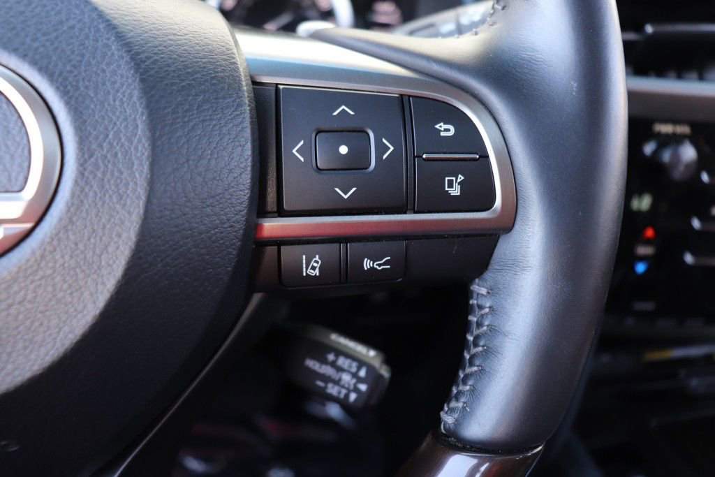 Used 2019 Lexus LX 570 4WD w/ Luxury Package image 44