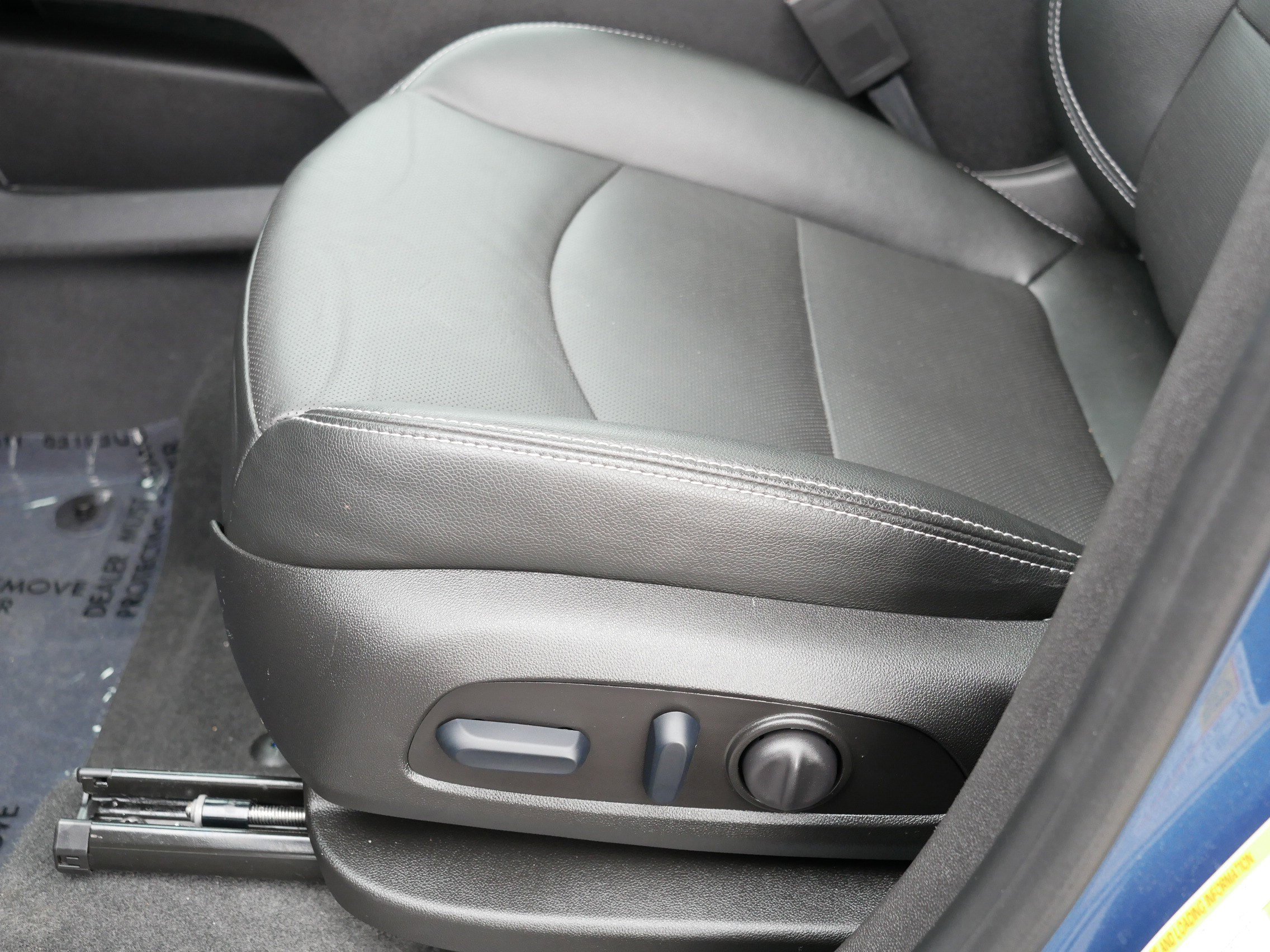 Used 2024 GMC Terrain SLT w/ Infotainment Package II image 20