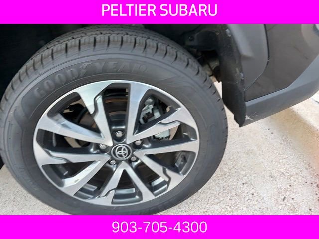 Used 2022 Toyota Corolla Cross XLE image 4