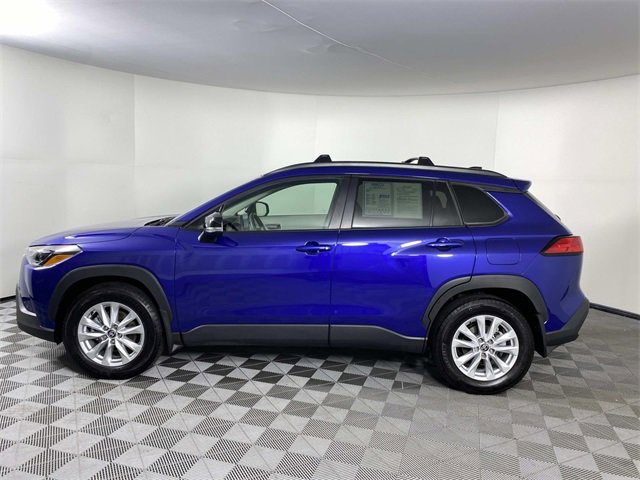 Used 2025 Toyota Corolla Cross LE image 5