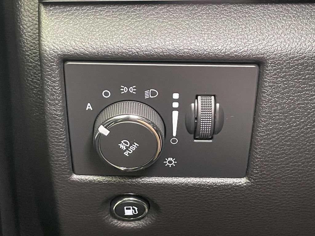 Used 2014 Jeep Grand Cherokee Limited AWD/4WD image 35