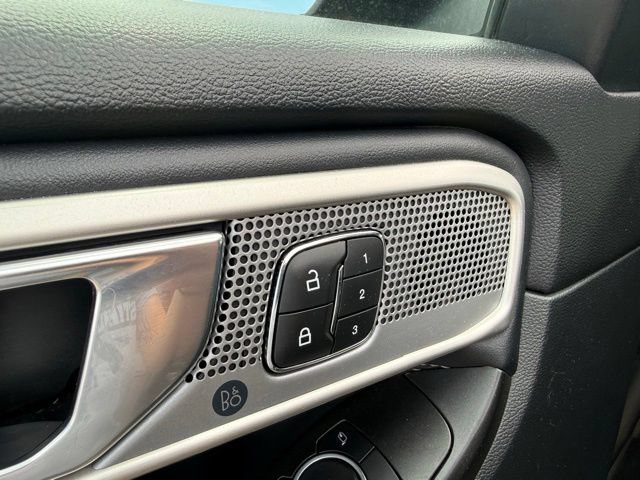 Used 2020 Ford Explorer Limited AWD/4WD image 11