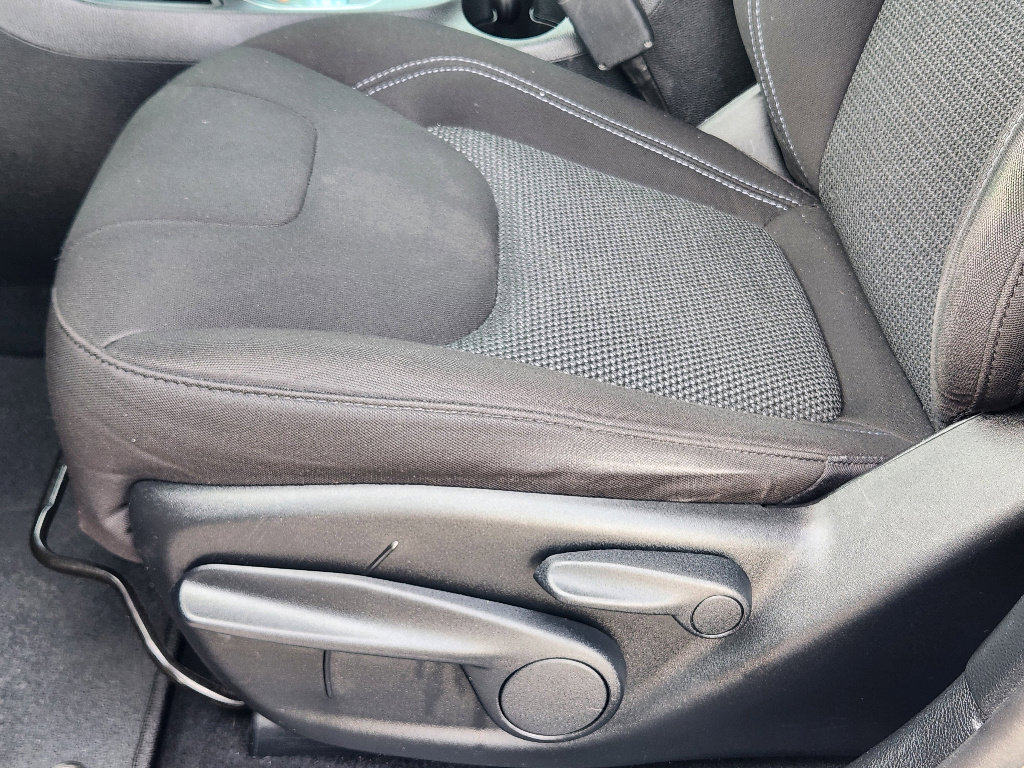 Used 2021 Jeep Cherokee Latitude image 23