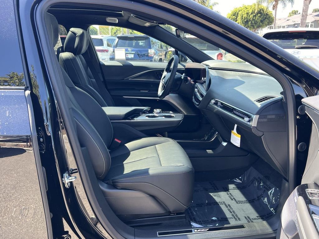 New 2026 Cadillac Lyriq V image 32