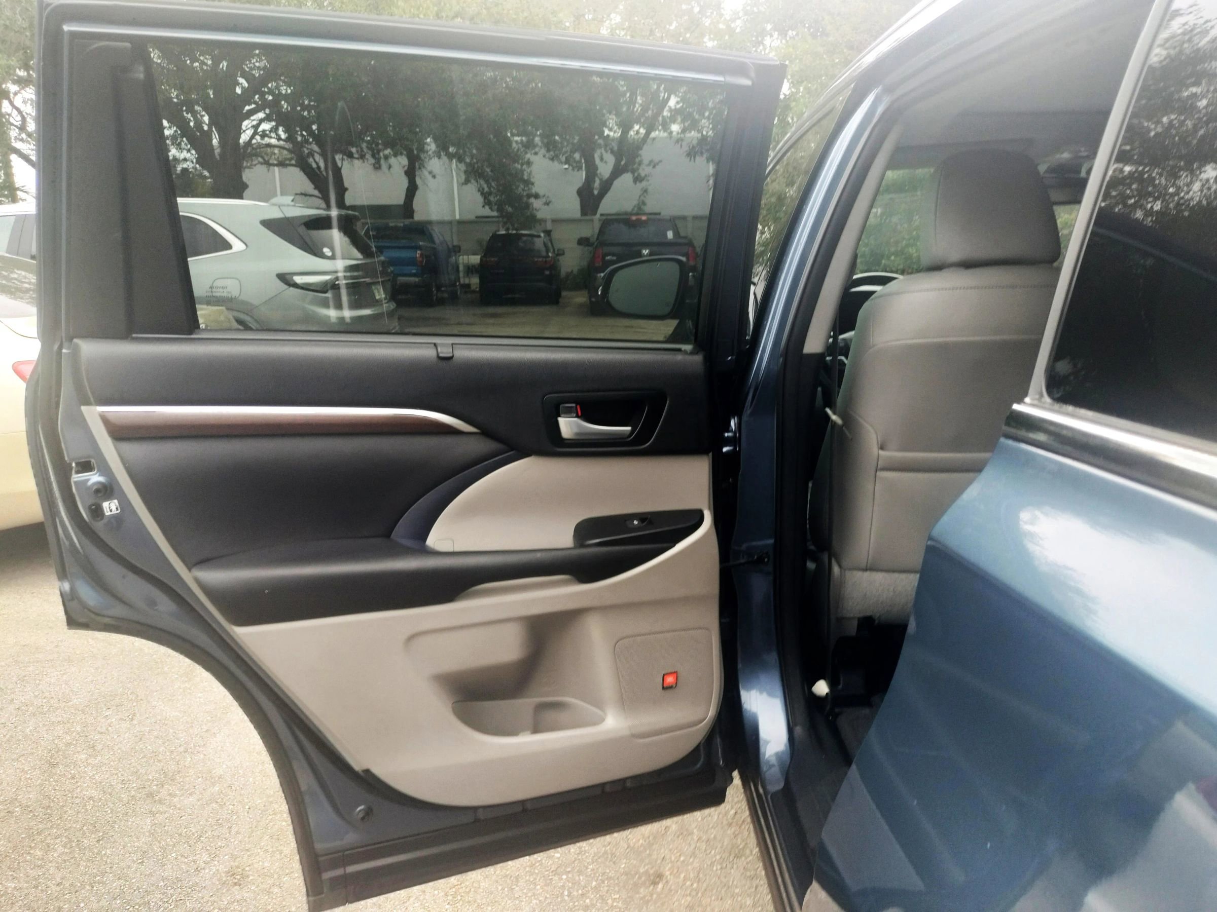 Used 2016 Toyota Highlander Limited Platinum image 19