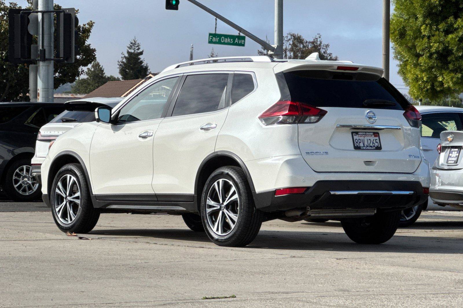 Used 2020 Nissan Rogue SV w/ Sun & Sound Touring Package AWD/4WD image 8