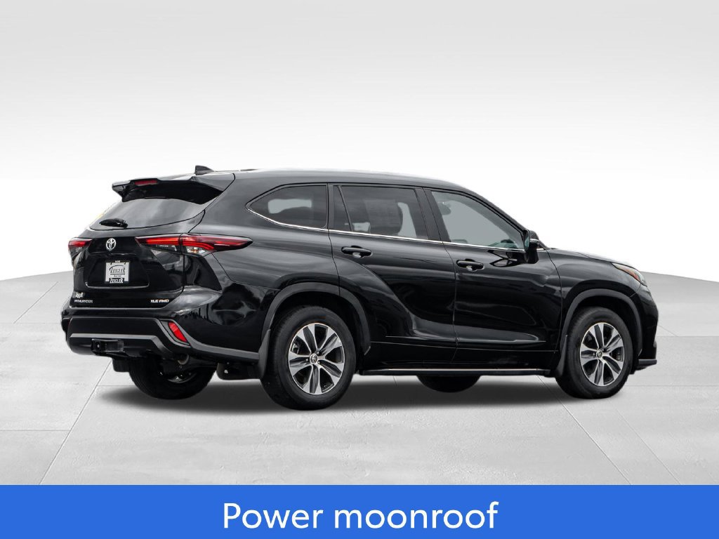 Used 2024 Toyota Highlander XLE AWD/4WD image 7