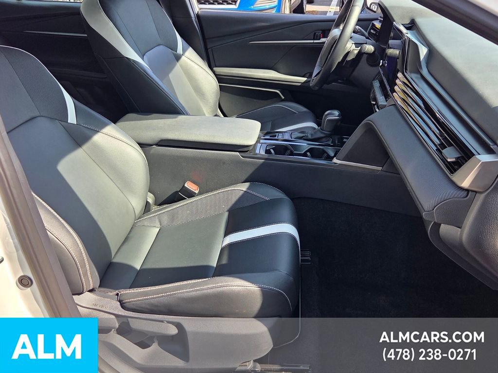 Used 2025 Toyota Camry SE image 18