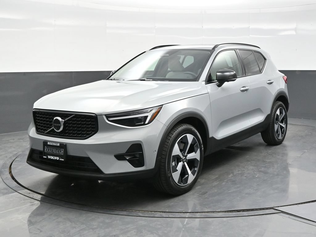 New 2026 Volvo XC40 B5 Plus w/ Protection Package Premier AWD/4WD image 2