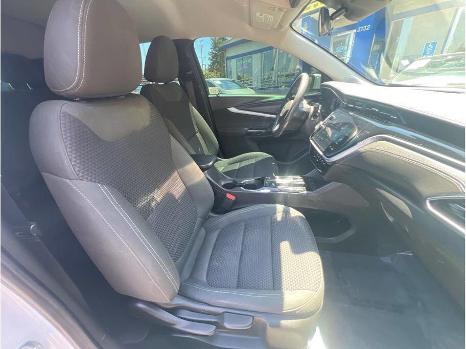 Used 2023 Chevrolet Bolt EUV LT FWD image 17