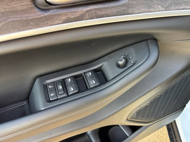 New 2027 Jeep Grand Cherokee Limited AWD/4WD image 16