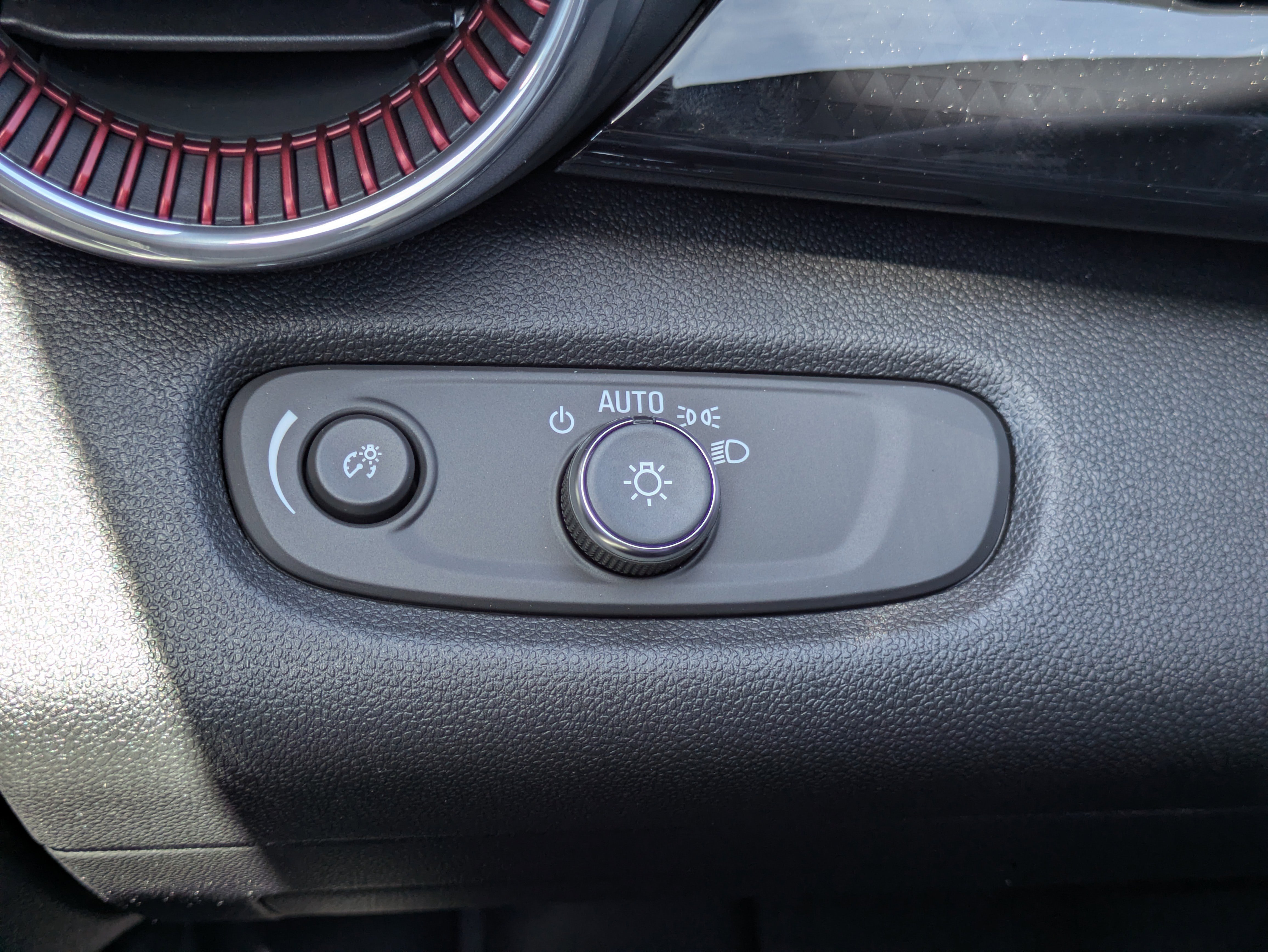 New 2026 Chevrolet Trax RS w/ Sunroof Package image 15