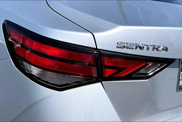 Certified 2022 Nissan Sentra SV FWD image 22