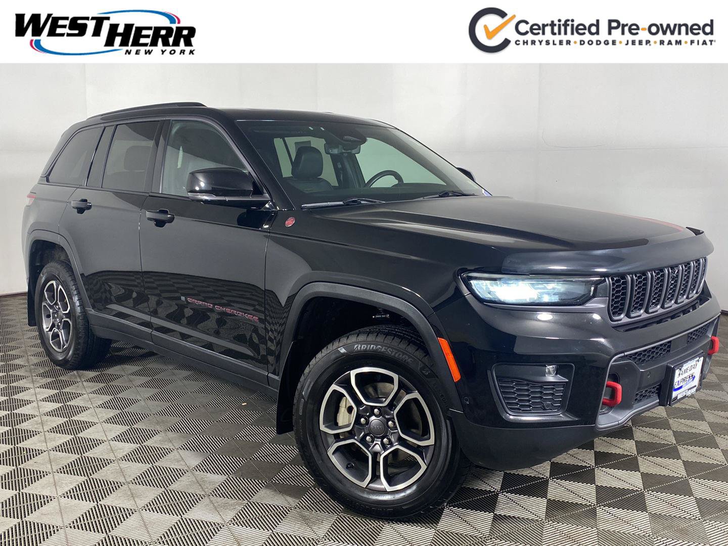 Used 2022 Jeep Grand Cherokee Trailhawk w/ ADV Protech Group II AWD/4WD image 1