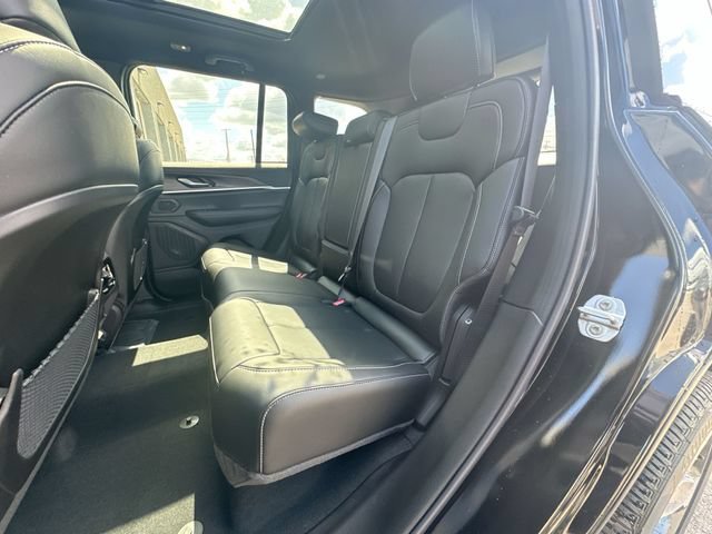 New 2026 Jeep Grand Cherokee Limited w/ Luxury Tech Group II AWD/4WD image 25